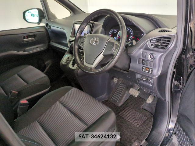 Toyota NOAH 2014-06 7618746-25