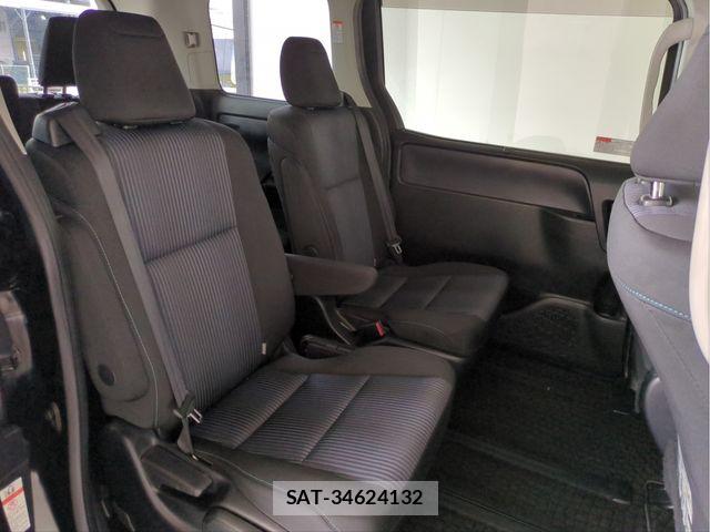 Toyota NOAH 2014-06 7618746-27