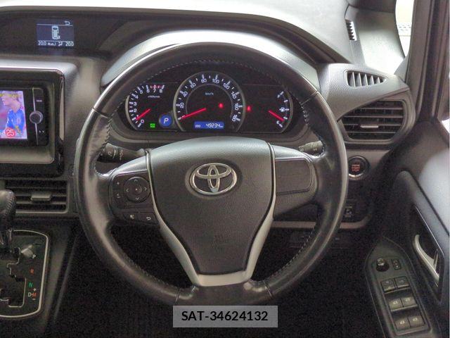 Toyota NOAH 2014-06 7618746-8