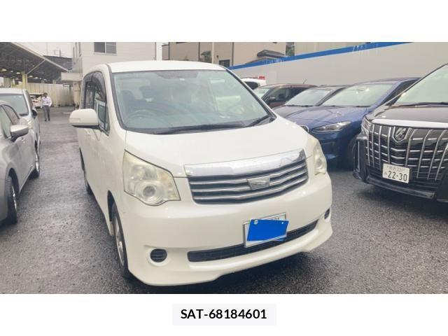 Toyota NOAH 2013-11 7618752-0