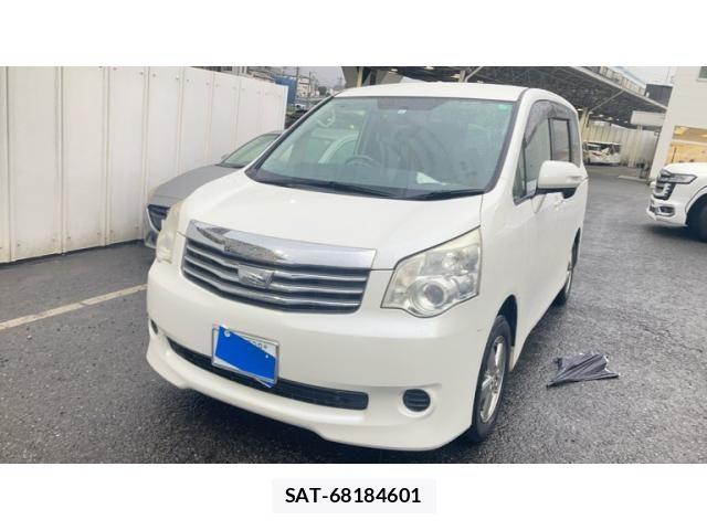 Toyota NOAH 2013-11 7618752-1