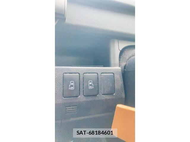 Toyota NOAH 2013-11 7618752-23