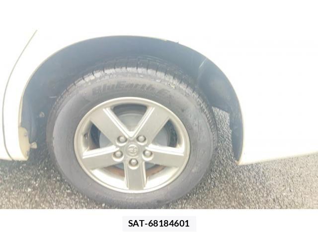 Toyota NOAH 2013-11 7618752-4