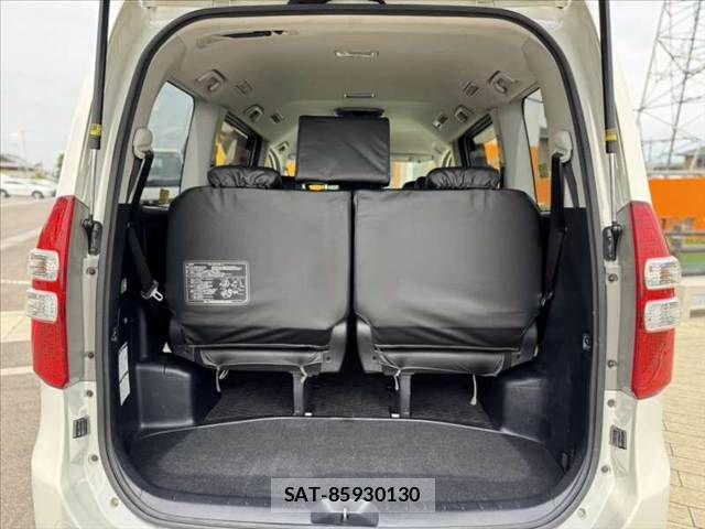 Toyota NOAH 2011-12 7618751-19