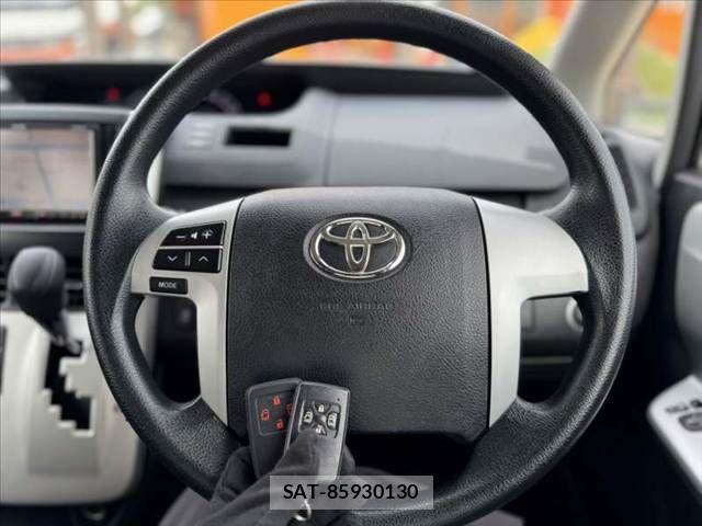 Toyota NOAH 2011-12 7618751-5
