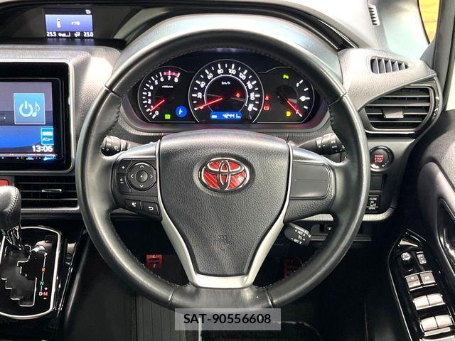 Toyota NOAH 2019-09 7618739-10