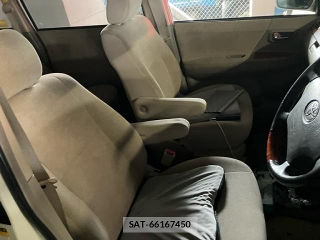Toyota NOAH 2006-10 7618774-13