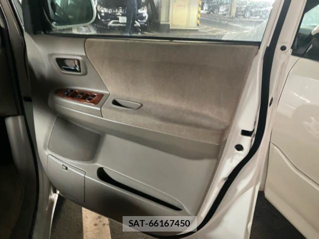 Toyota NOAH 2006-10 7618774-16