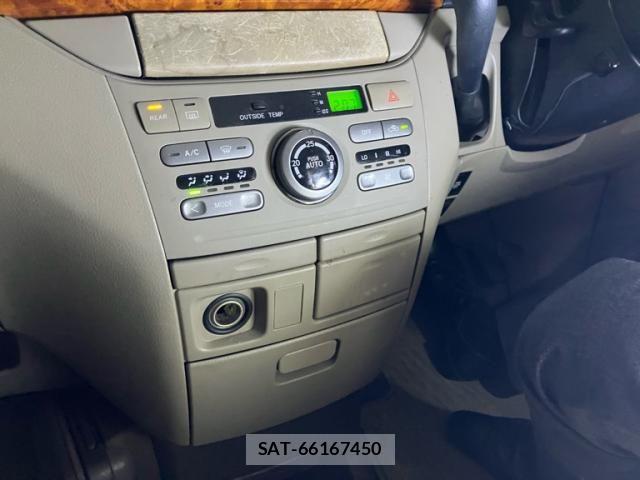 Toyota NOAH 2006-10 7618774-19