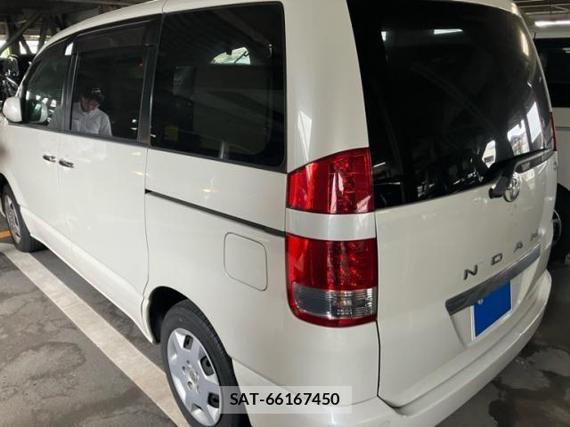 Toyota NOAH 2006-10 7618774-8