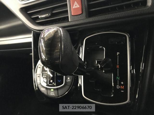 Toyota NOAH 2021-03 7618738-15