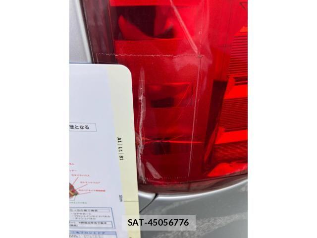 Toyota NOAH 2011-12 7618749-24