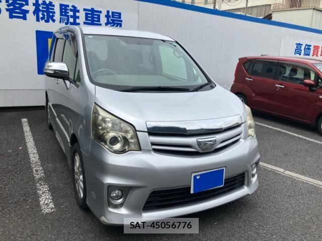 Toyota NOAH 2011-12 7618749-3