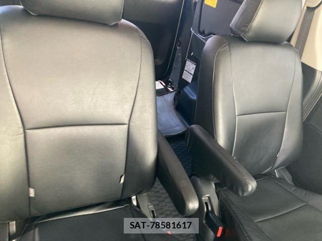 Toyota NOAH 2013-07 7618759-13