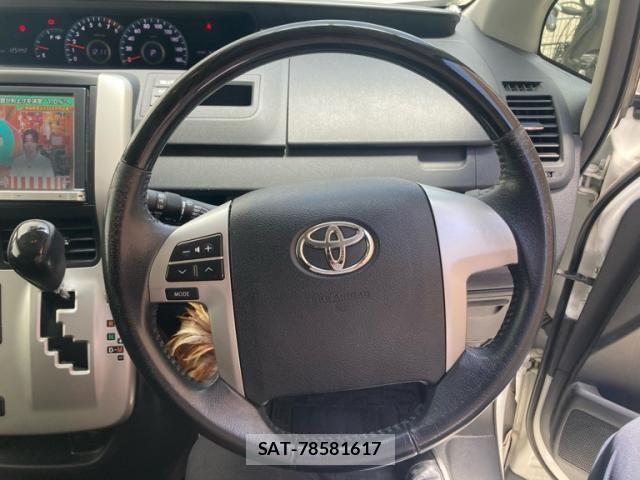 Toyota NOAH 2013-07 7618759-15