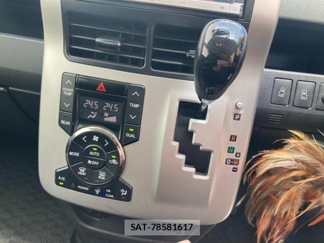 Toyota NOAH 2013-07 7618759-16