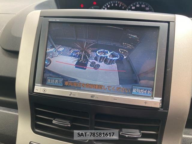 Toyota NOAH 2013-07 7618759-19