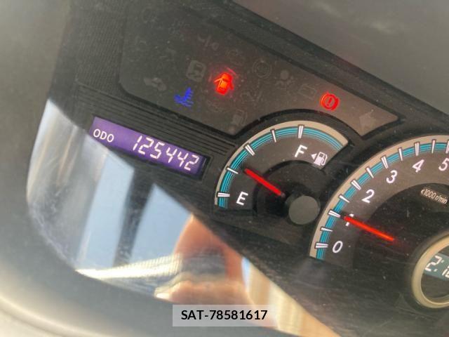 Toyota NOAH 2013-07 7618759-20