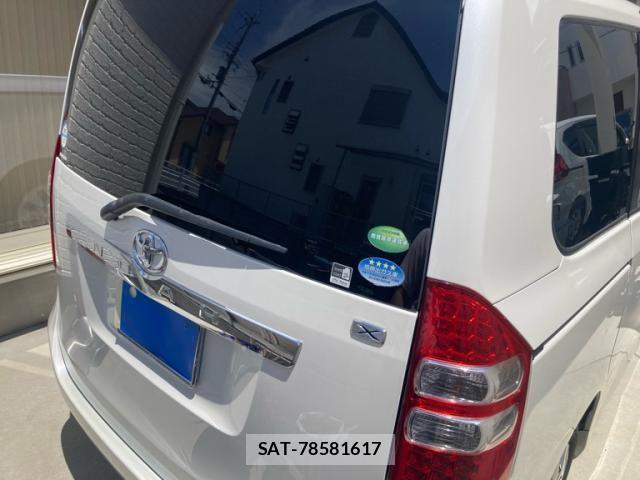 Toyota NOAH 2013-07 7618759-4