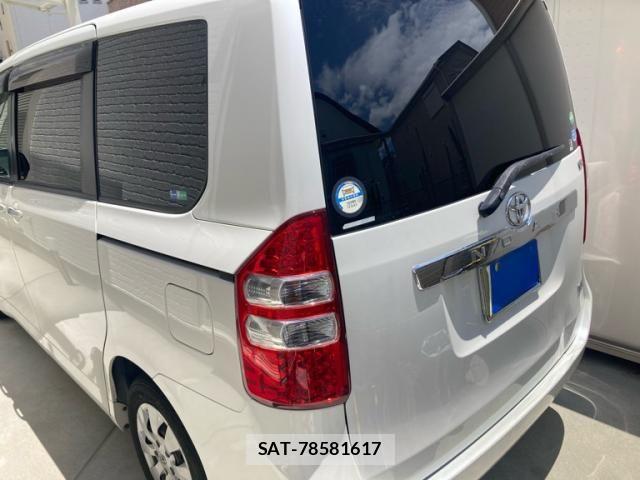 Toyota NOAH 2013-07 7618759-5