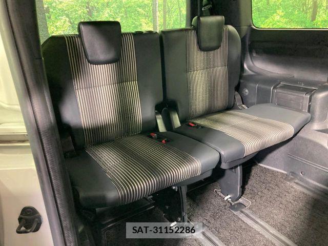 Toyota NOAH 2021-11 7618736-9
