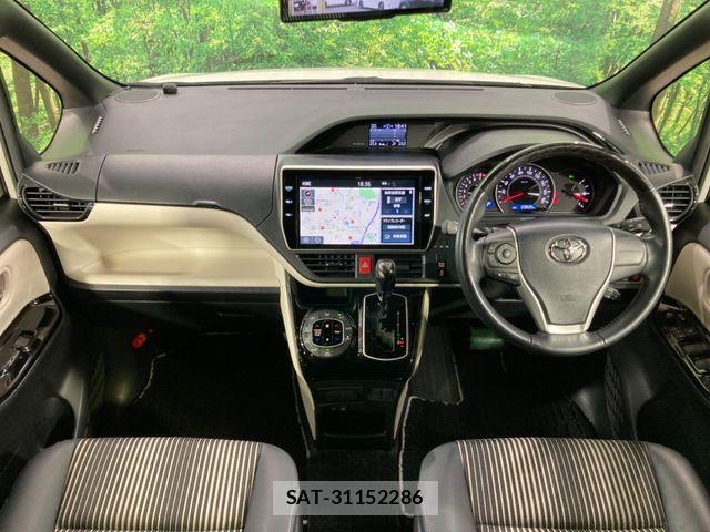 Toyota NOAH 2021-11 7618736-1