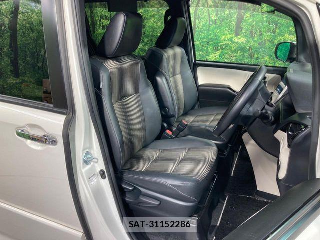 Toyota NOAH 2021-11 7618736-7