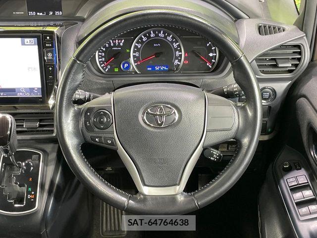Toyota NOAH 2015-10 7618745-11