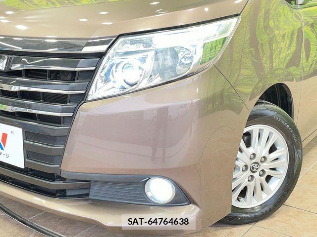 Toyota NOAH 2015-10 7618745-12