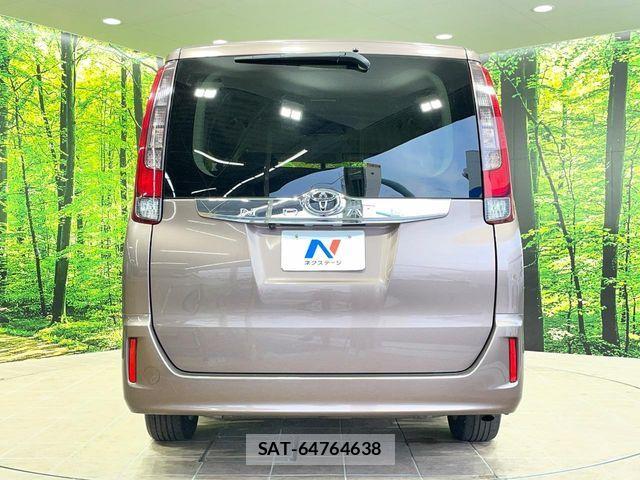 Toyota NOAH 2015-10 7618745-15