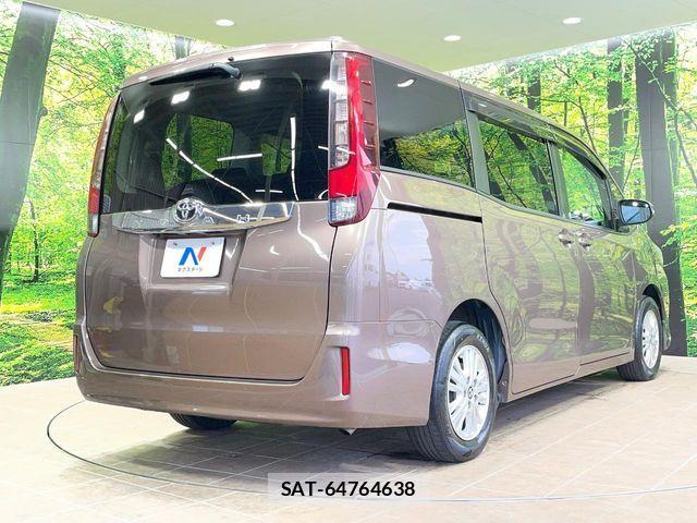 Toyota NOAH 2015-10 7618745-16