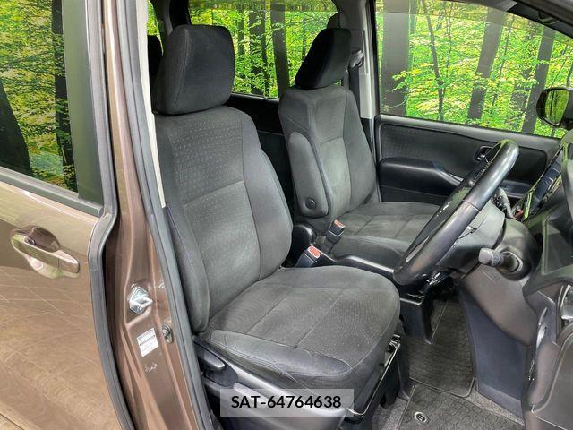 Toyota NOAH 2015-10 7618745-7