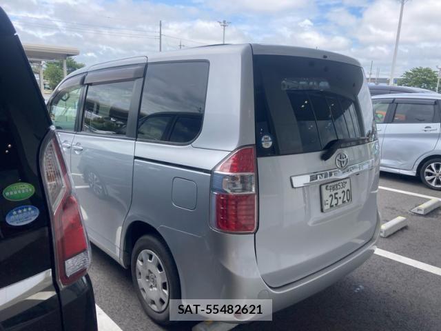 Toyota NOAH 2009-06 7618762-3