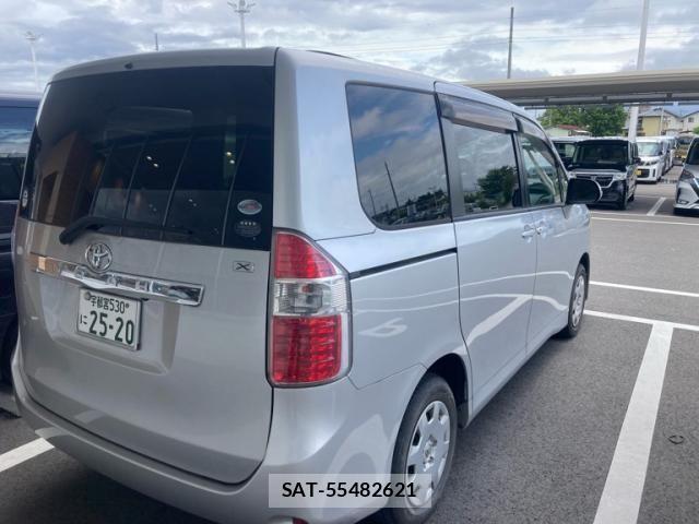 Toyota NOAH 2009-06 7618762-4