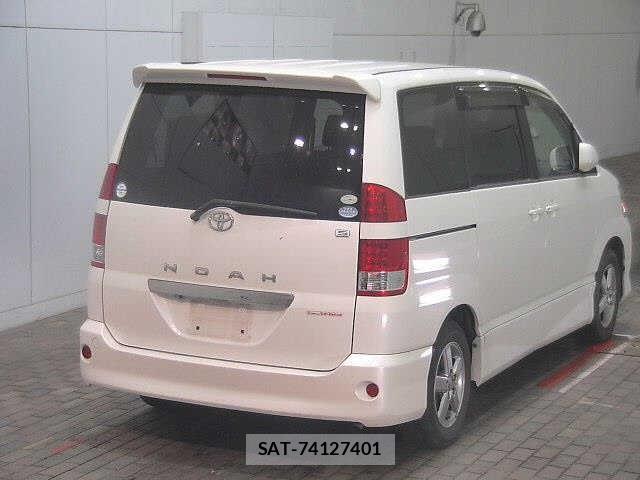 Toyota NOAH 2005-03 7683584-2