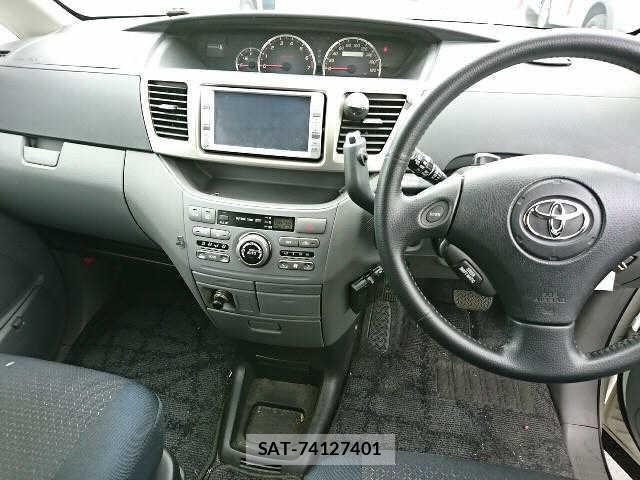 Toyota NOAH 2005-03 7683584-5