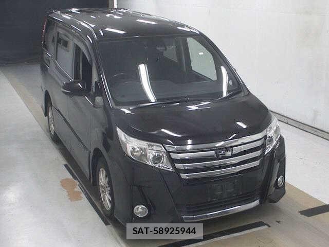 Toyota NOAH 2016-07 7686700-3