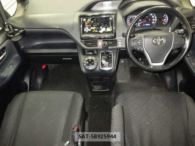 Toyota NOAH 2016-07 7686700-4