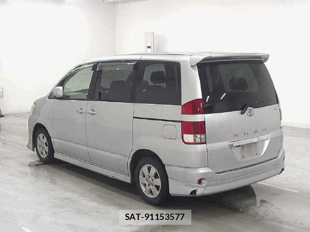 Toyota NOAH 2005-02 7683588-1