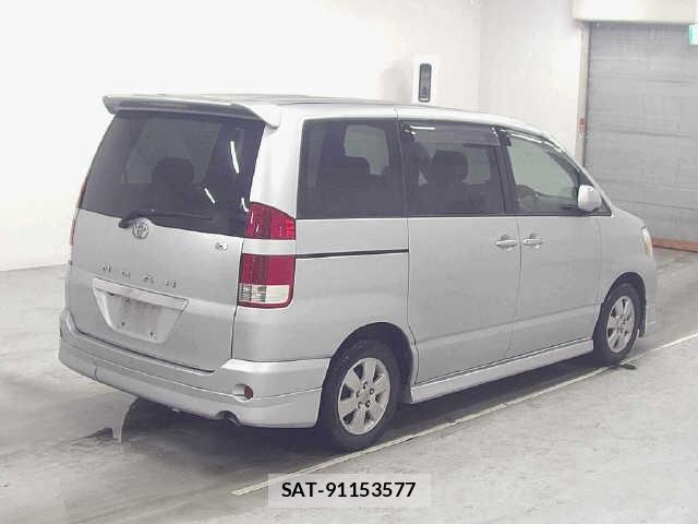 Toyota NOAH 2005-02 7683588-2