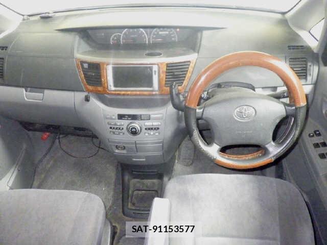 Toyota NOAH 2005-02 7683588-4