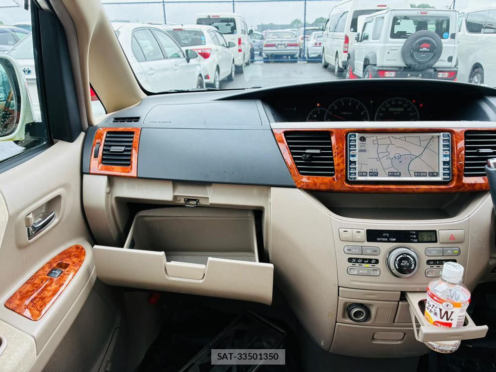 Toyota NOAH 2005-11 7605440-17