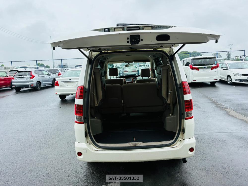 Toyota NOAH 2005-11 7605440-26