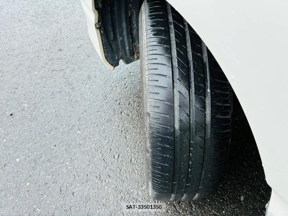 Toyota NOAH 2005-11 7605440-31