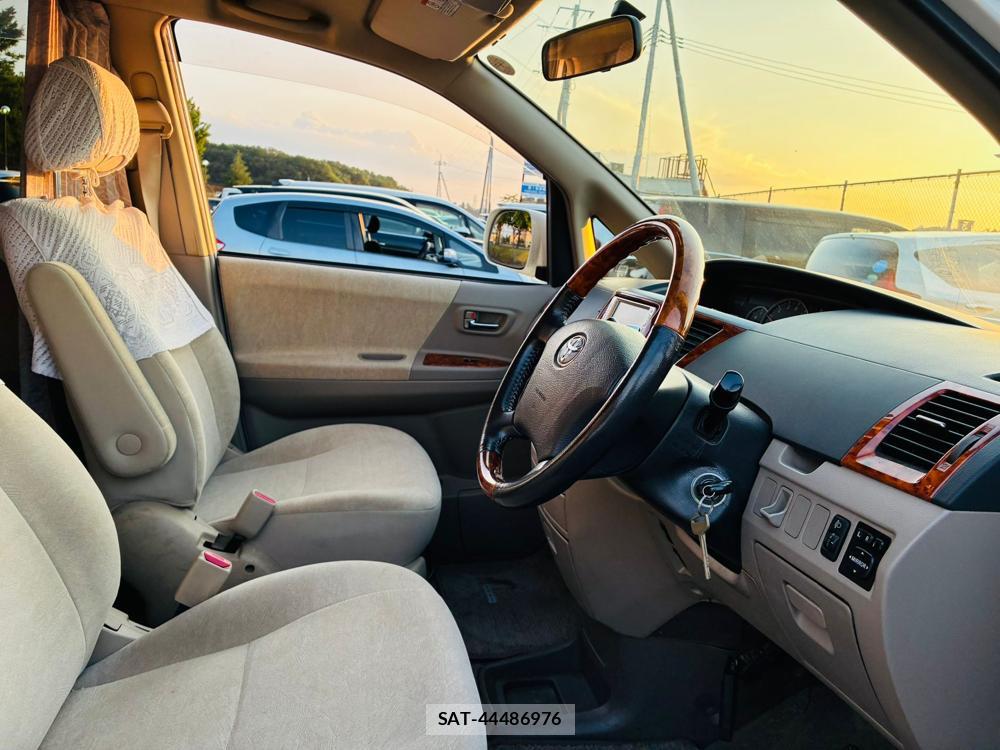 Toyota NOAH 2005-04 7456370-11