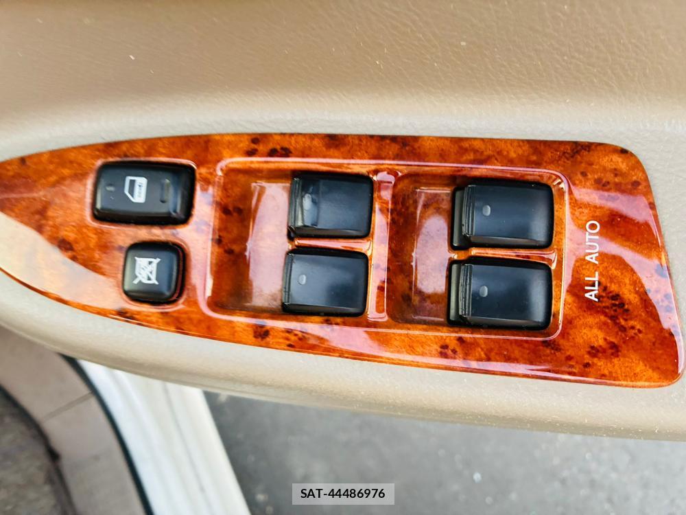 Toyota NOAH 2005-04 7456370-20