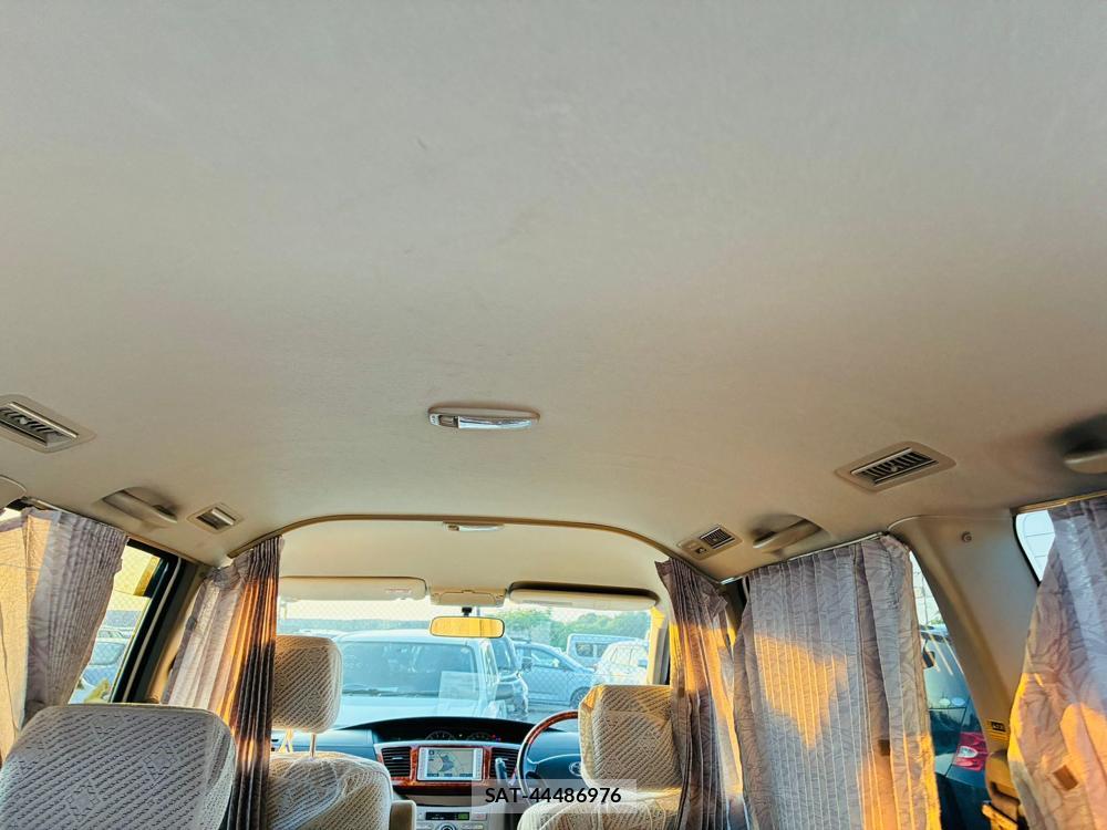 Toyota NOAH 2005-04 7456370-24
