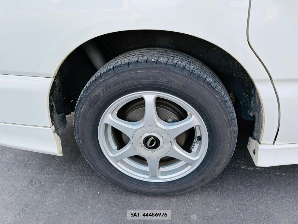 Toyota NOAH 2005-04 7456370-27