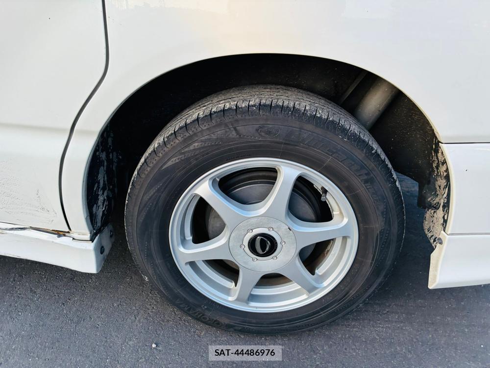 Toyota NOAH 2005-04 7456370-28