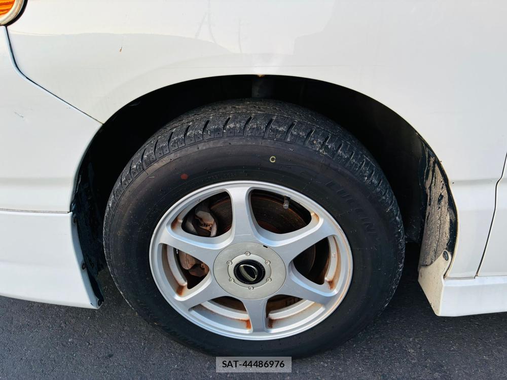 Toyota NOAH 2005-04 7456370-29